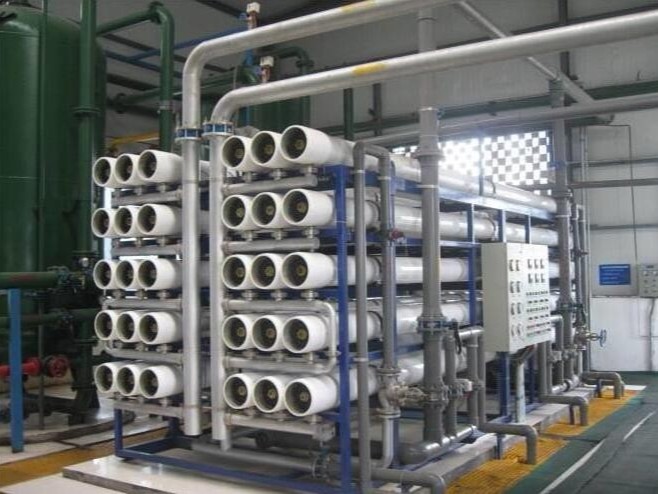 16噸/小時反滲透水處理設(shè)備 16噸/小時反滲透水處理設(shè)備